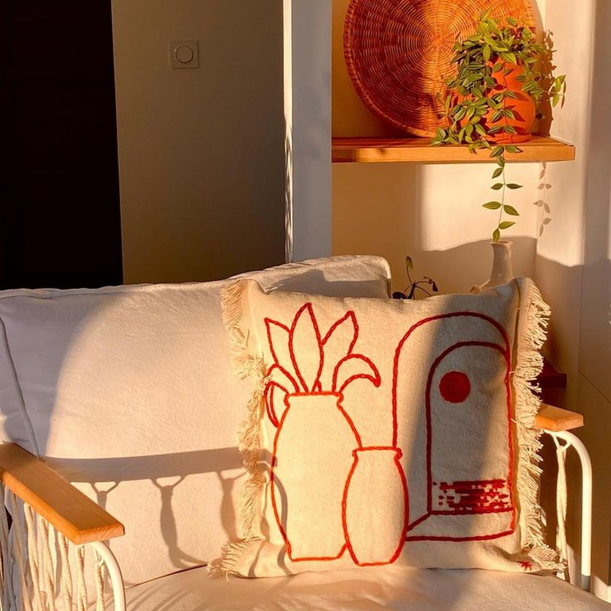 وسادة ديكور كتان أوف وايت و برتقالي - 45x45 سم